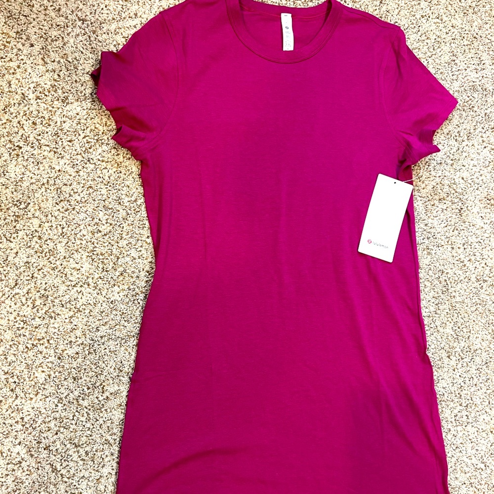 lululemon— tshirt dress NEW WITH TAGS. size 6.